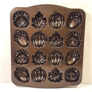 Nordic Ware Kitchen - 👹SOLD👹Nordic Ware Autumn Cake Pan Thanksgiving Nordic Ware Kitchen - 👹SOLD👹Nordic Ware Autumn Cake Pan Thanksgiving